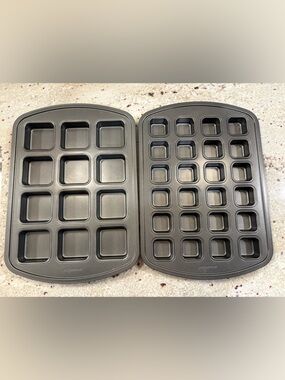 The Pampered Chef Deluxe 24 Mini Muffin Pan #1606 & 12 Brownie Muffin Pan #1601